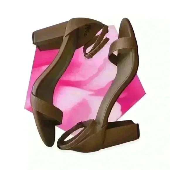 DREAM PAIRS Women's Chunk Low Heel Pump Sandals Size 8 - Picture 3 of 8